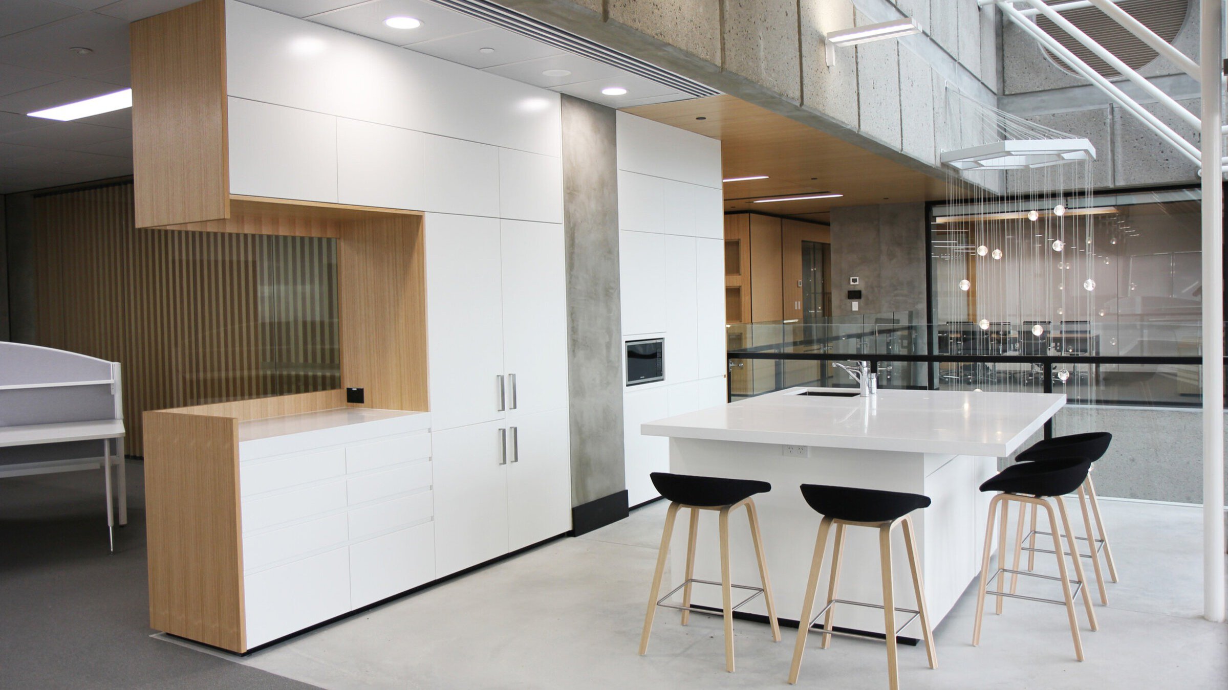Data centre architect Sydney – workplace kitchen and breakout space at Genton’s Sydney Processing Centre
